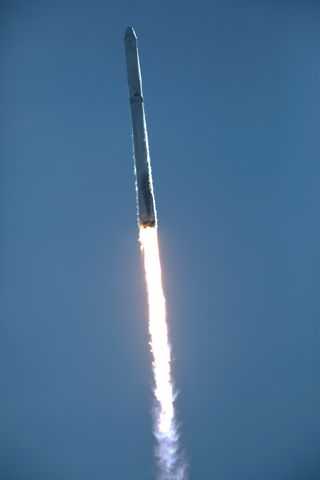 spacex launch used dragon falcon 9