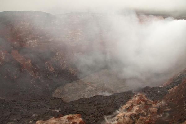 puuoo-crater-lava-lake-110329-02