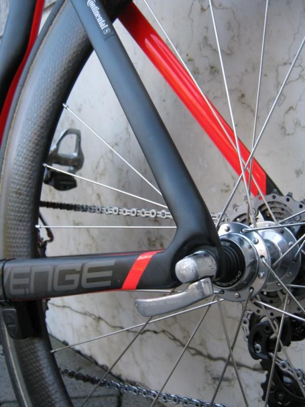 The asymmetrical seat stays are designed to reduce drag in cross-winds, saving watts for going fast.