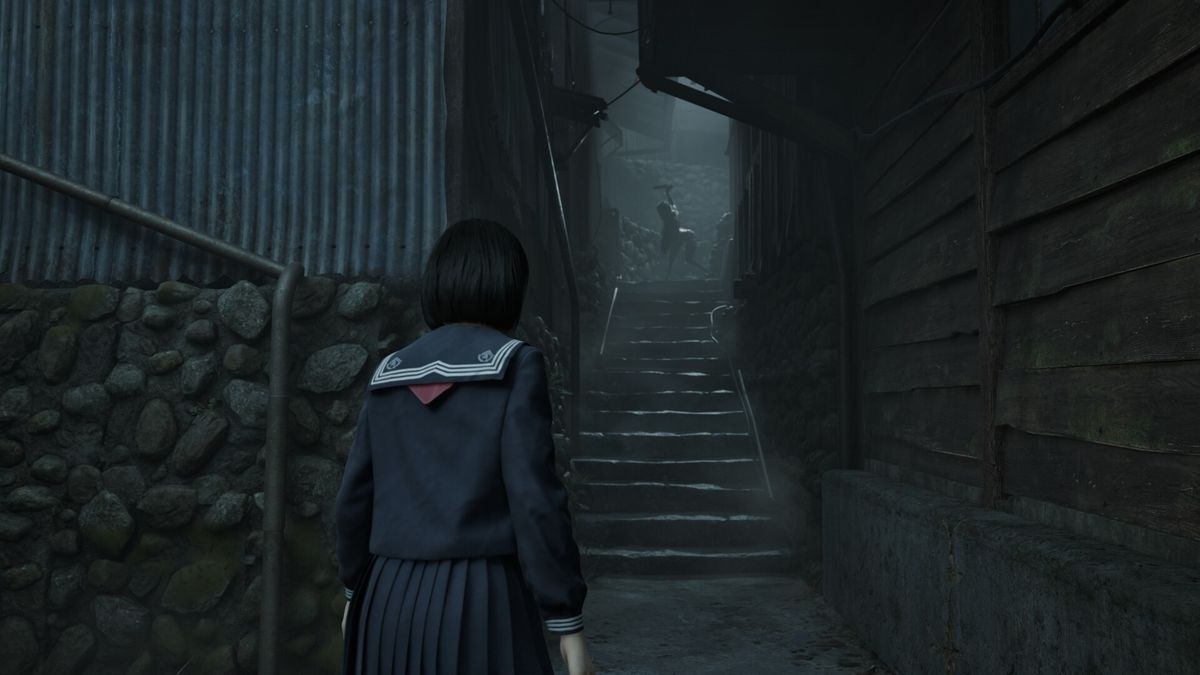 Silent Hill f screenshot showing the main character in a dank alleyway