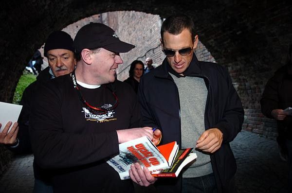 The Texan signed autographs for the tifosi