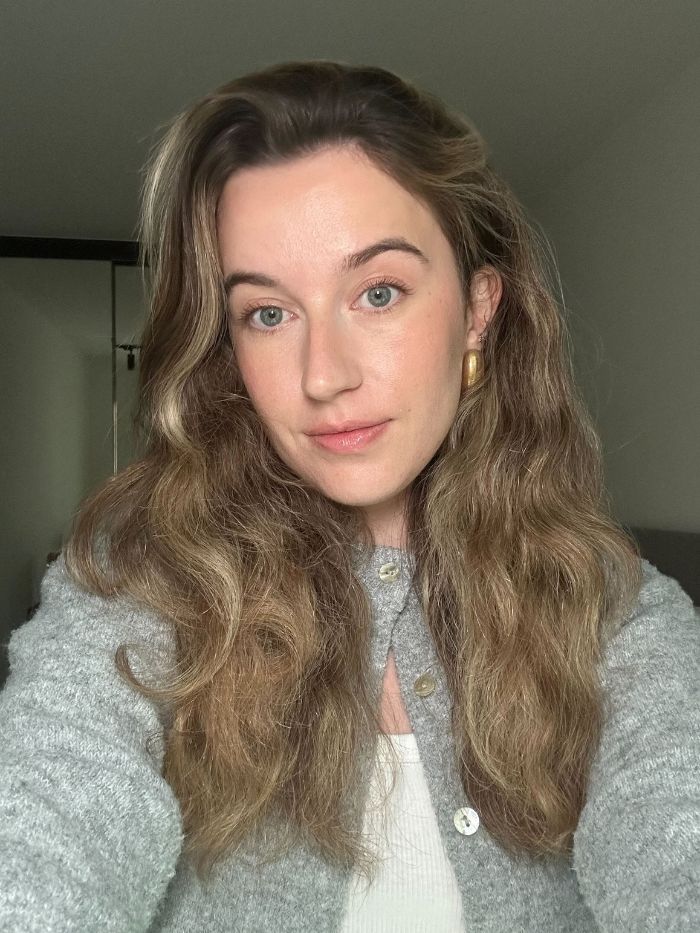 Junior beauty editor Grace Lindsay before using the Kérastase Elixir Ultime Hair Oil