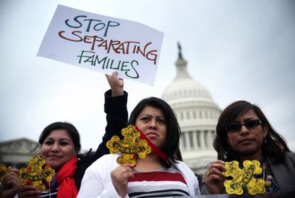 U.S. appellate court rules against Obama's immigration order
