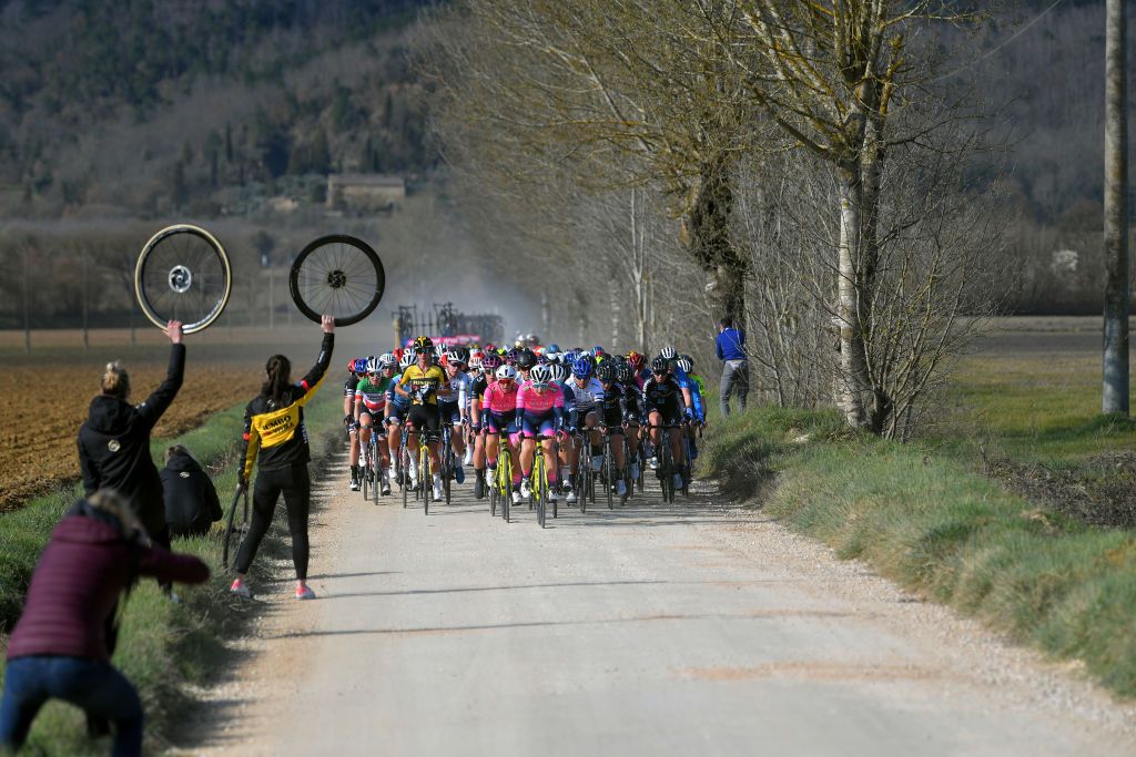 Mechanical support on the dirt sectors is vital at Strade Bianche Women