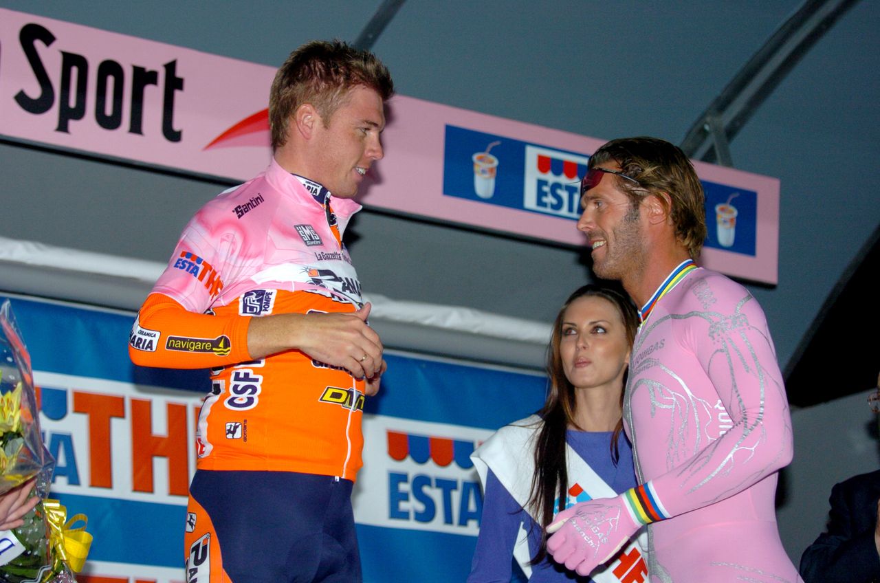 Brett Lancaster is greeted by Mario Cipollini after winning the 2005 prologue, which took place over just 1.1km