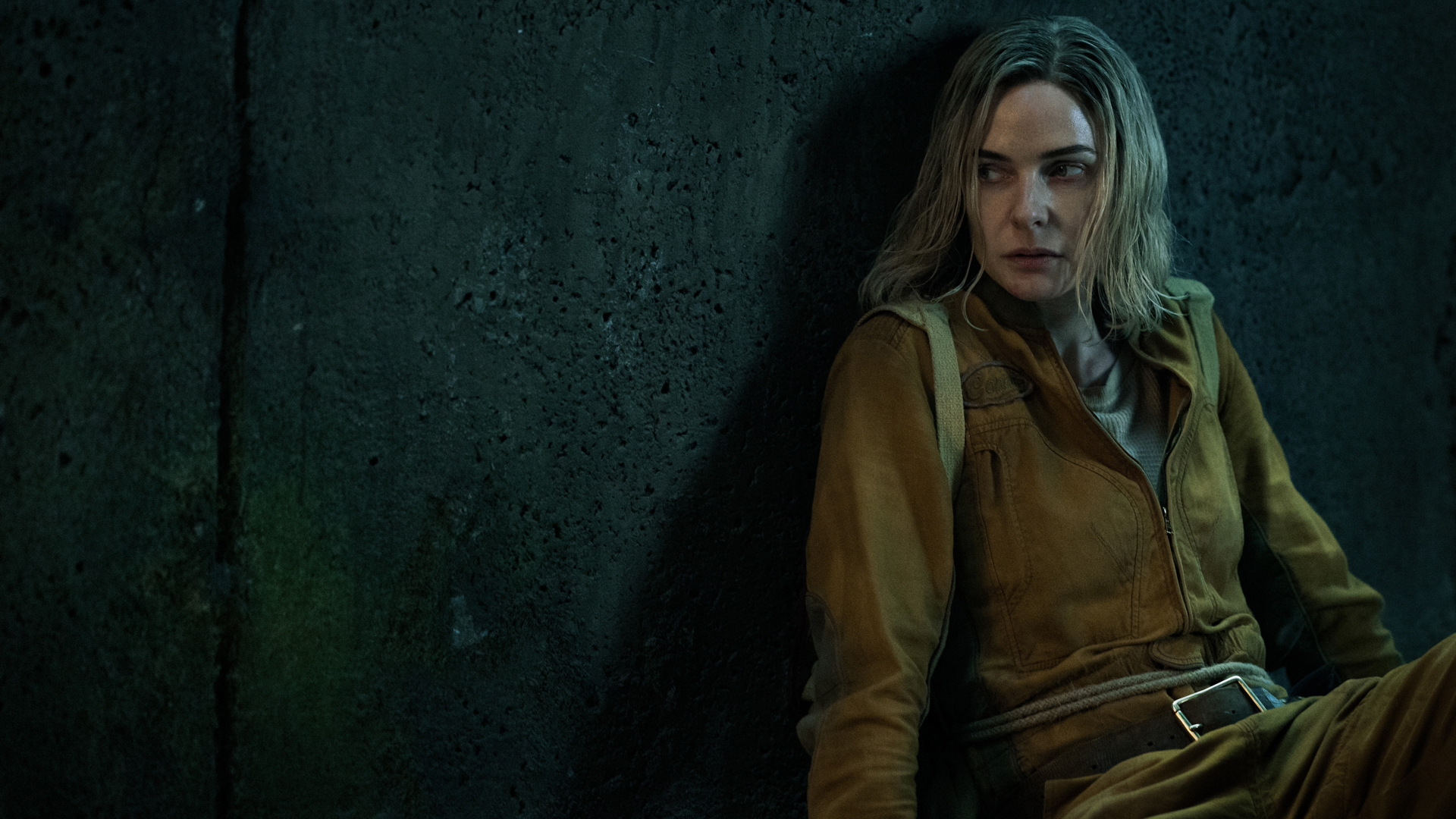  There s A Big Mystery Silo Season 2 Showrunner On The Dystopian 