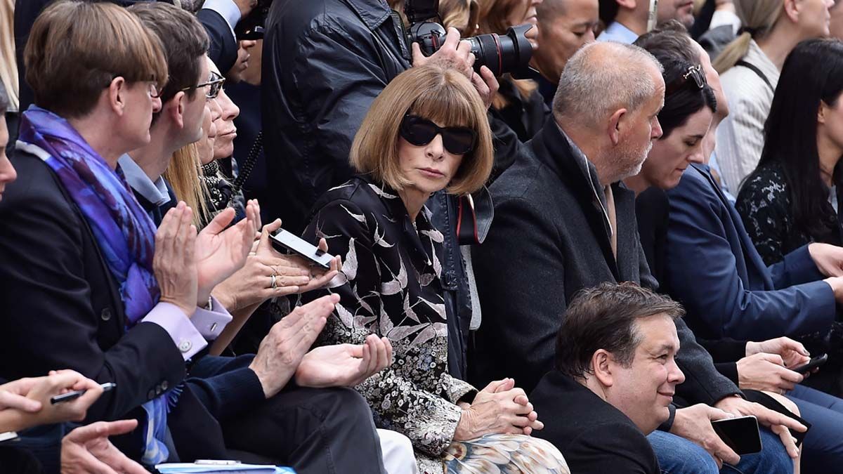 PARIS, FRANCE - OCTOBER 01: Anna Wintour attend the Chloeshow as part of the Paris Fashion Week Womenswear Spring/Summer 2016 on October 1, 2015 in Paris, France.(Photo by Pascal Le Segretain