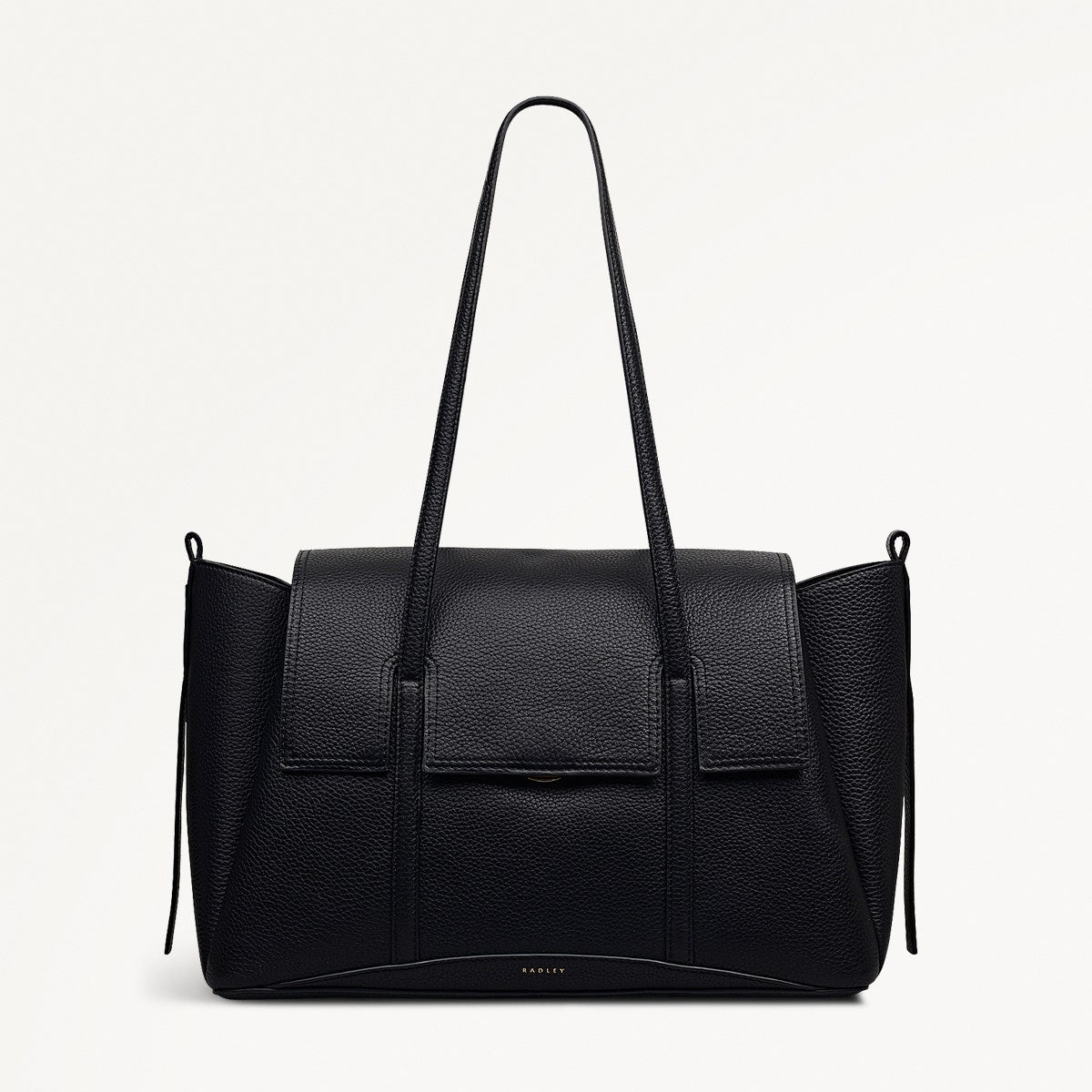 The Chancery Leather Large Flapover Shoulder Bag in Black - 112163 - Black