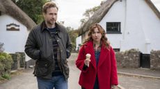 Rafe Spall as Jason Ross and Esther Smith as Nikki Newman in Trying on Apple TV Plus