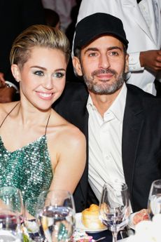 Miley cyrus Marc Jacobs garticle