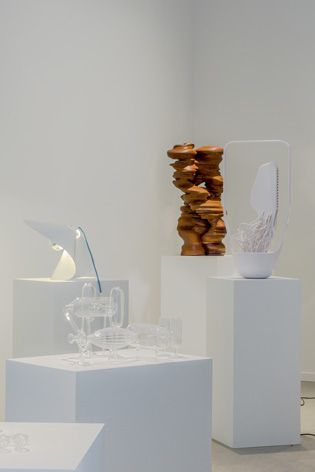 Female glass sculpture with Lamp and Vase Ikebana Medula