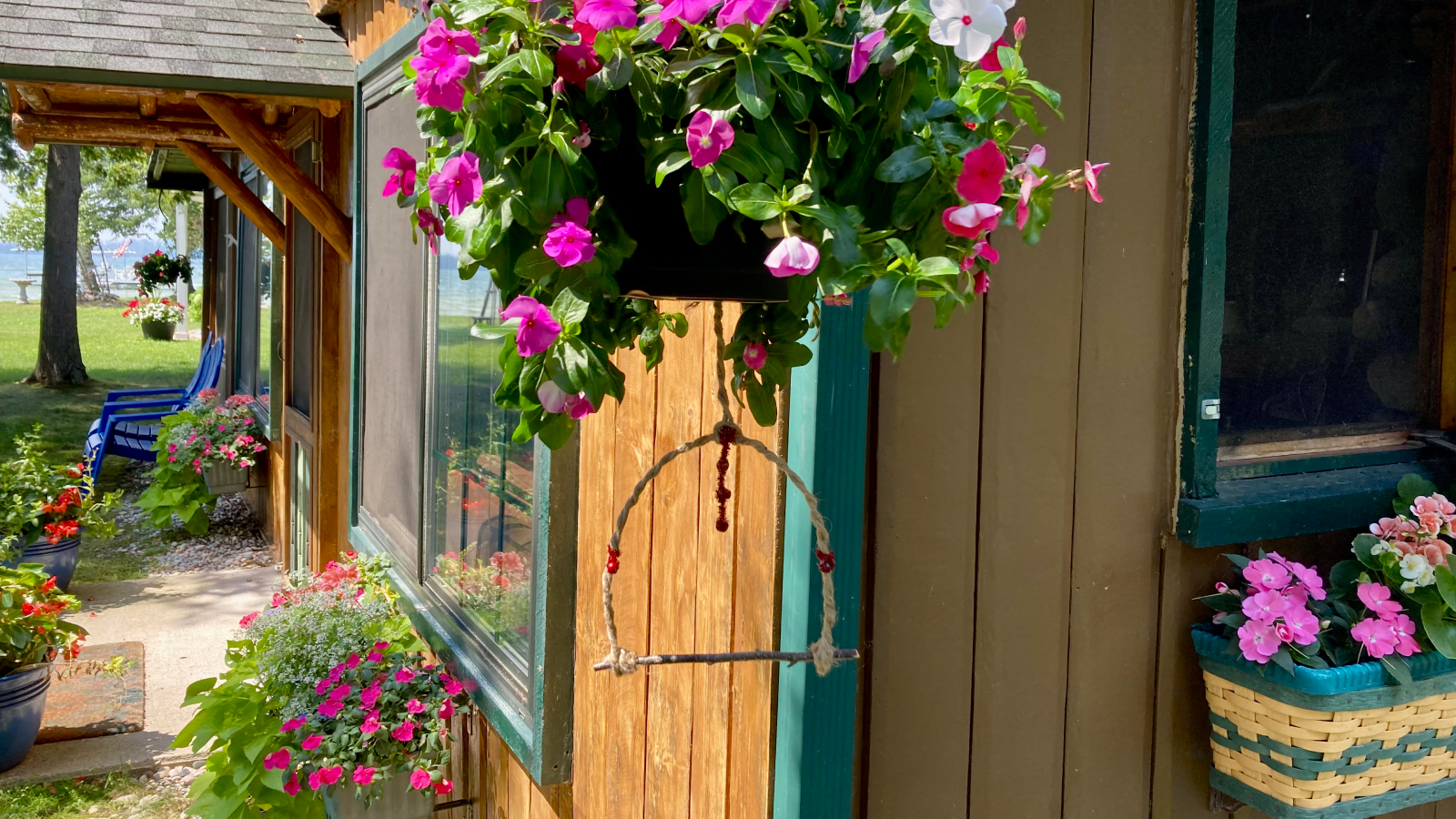 DIY hummingbird swing under hanging basket