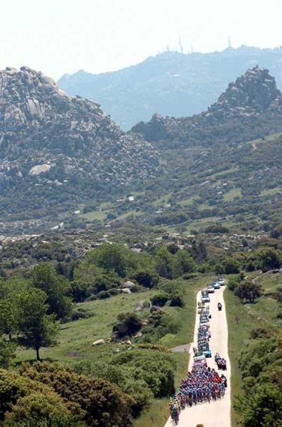 The race rolls along the countryside of the island.
