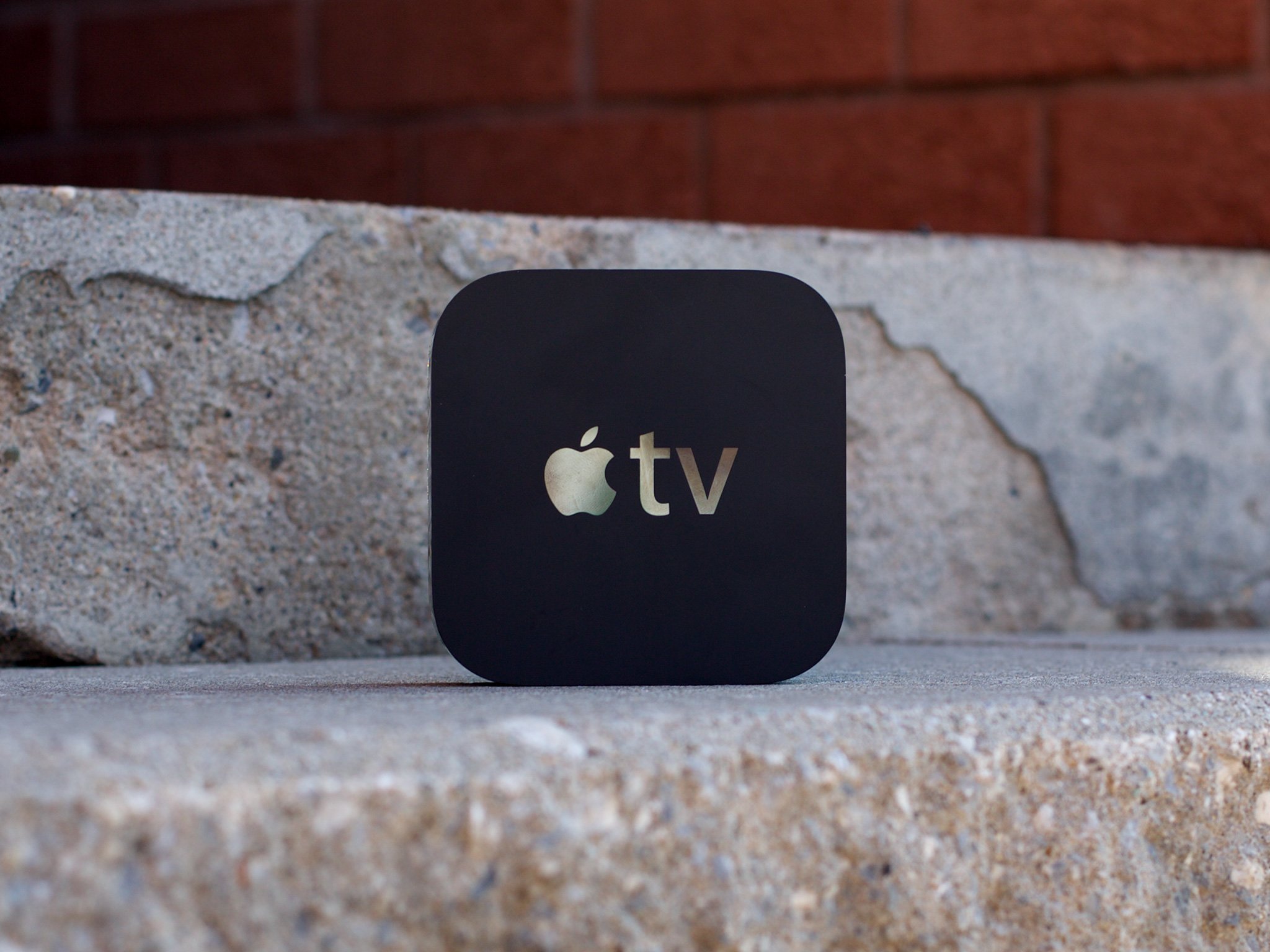 Эпл тв плюс. Apple TV С телефона. Эпл вот 2015. Заставка эпл ТВ каньон й. Чехол на Apple TV оригинал.