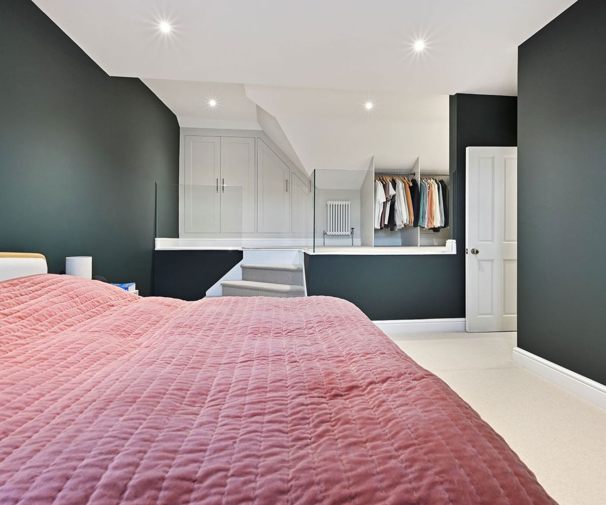 11 beautiful loft bedroom decorating ideas | Homebuilding