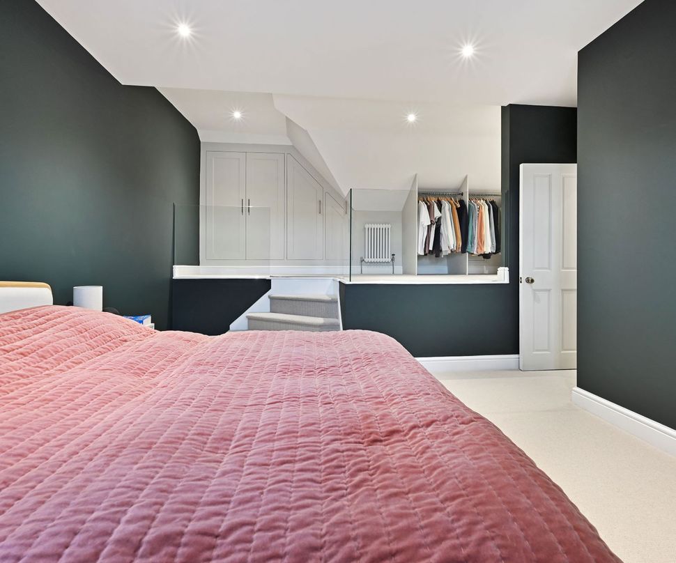 11 beautiful loft bedroom decorating ideas | Homebuilding