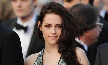 The 22-year-old Twilight star, Kristen Stewart has made the total estimated earnings of $34.5 million dollars in just one year, placing her at the top of Forbes list of highest paid actresses