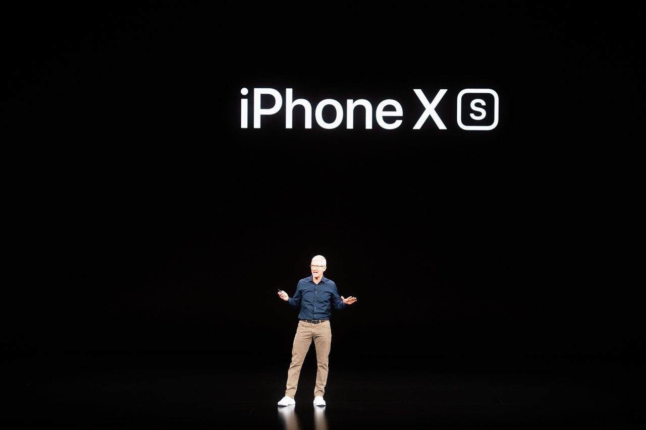 Tim Cook iPhone