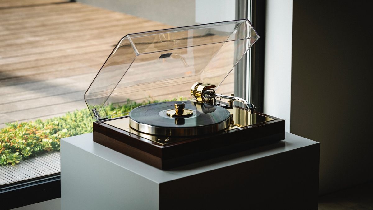Pro-Ject's new flagship Signature 12.2 turntable is its