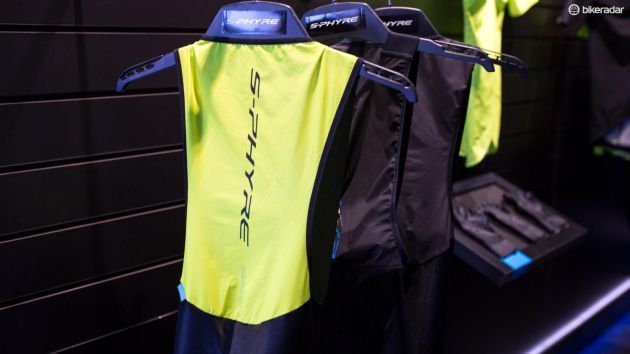 The S-Phyre bibs see a closed back panel on the harness