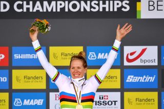 Ellen Van Dijk wins the time trial title at the 2021 Road World Championships