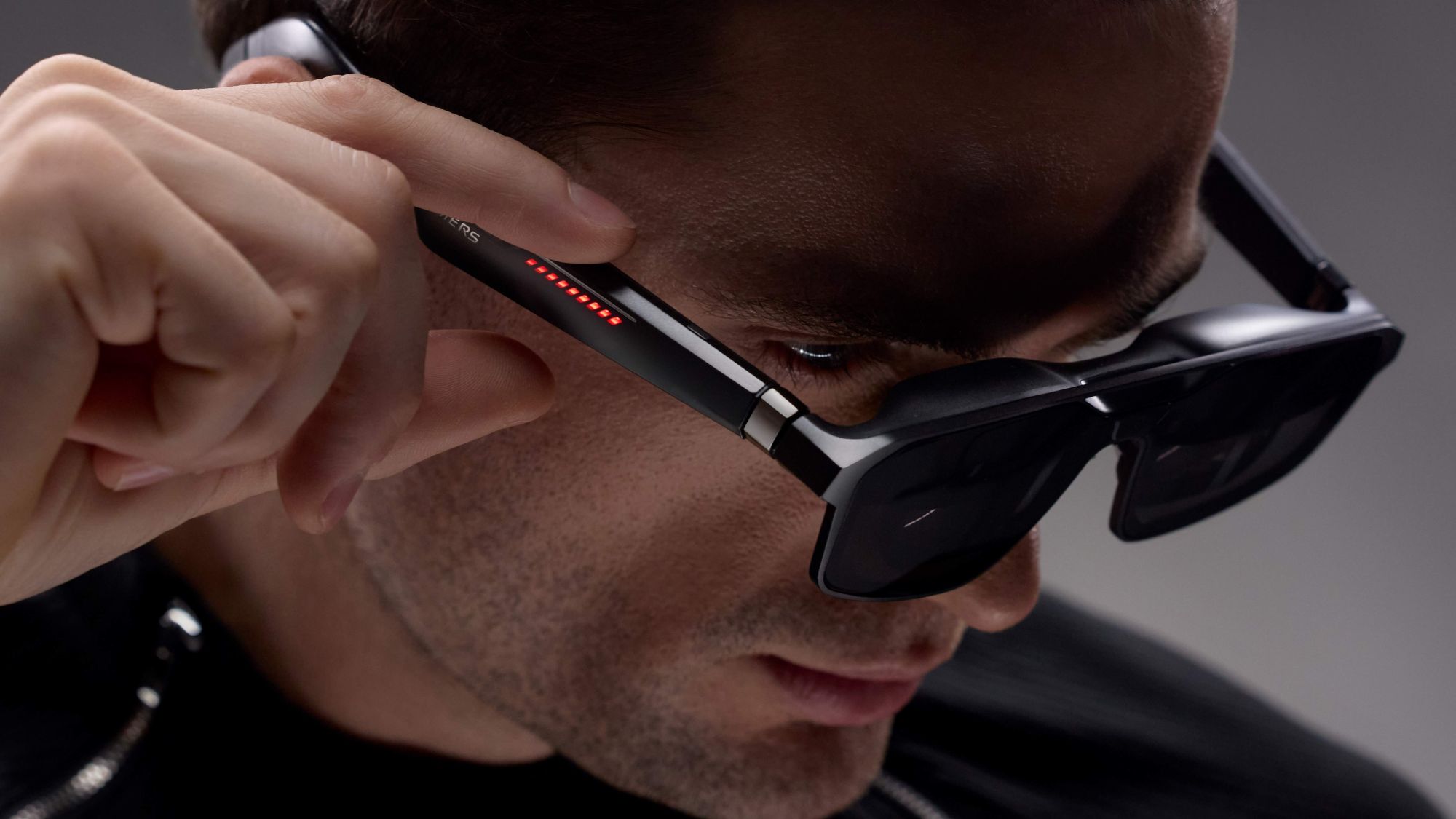 Asus ROG Xreal R1 AR glasses