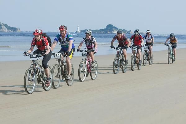 Rebecca Freeman pulls a little group along.