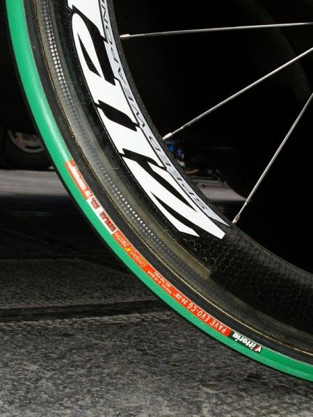 The same tire mounted on a standard Zipp 404 makes the difference in rim width much more obvious.