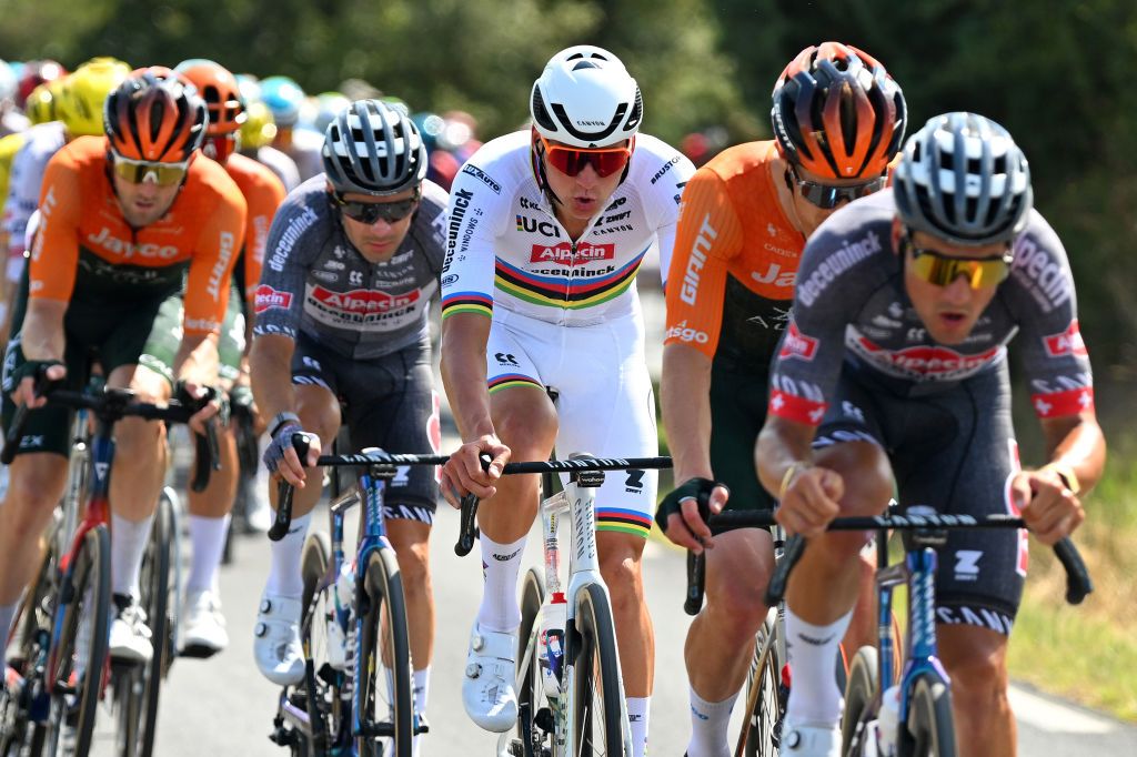 NIMES FRANCE JULY 16 EDITORS NOTE Alternate crop Mathieu van der Poel of Netherlands and Team Alpecin Deceuninck competes during the 111th Tour de France 2024 Stage 16 a 1886km stage from Gruissan to Nimes UCIWT on July 16 2024 in Nimes France Photo by Dario BelingheriGetty Images