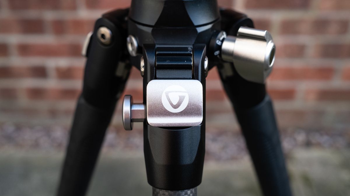 Vanguard VEO 3T+ 234CB travel tripod main leg lock