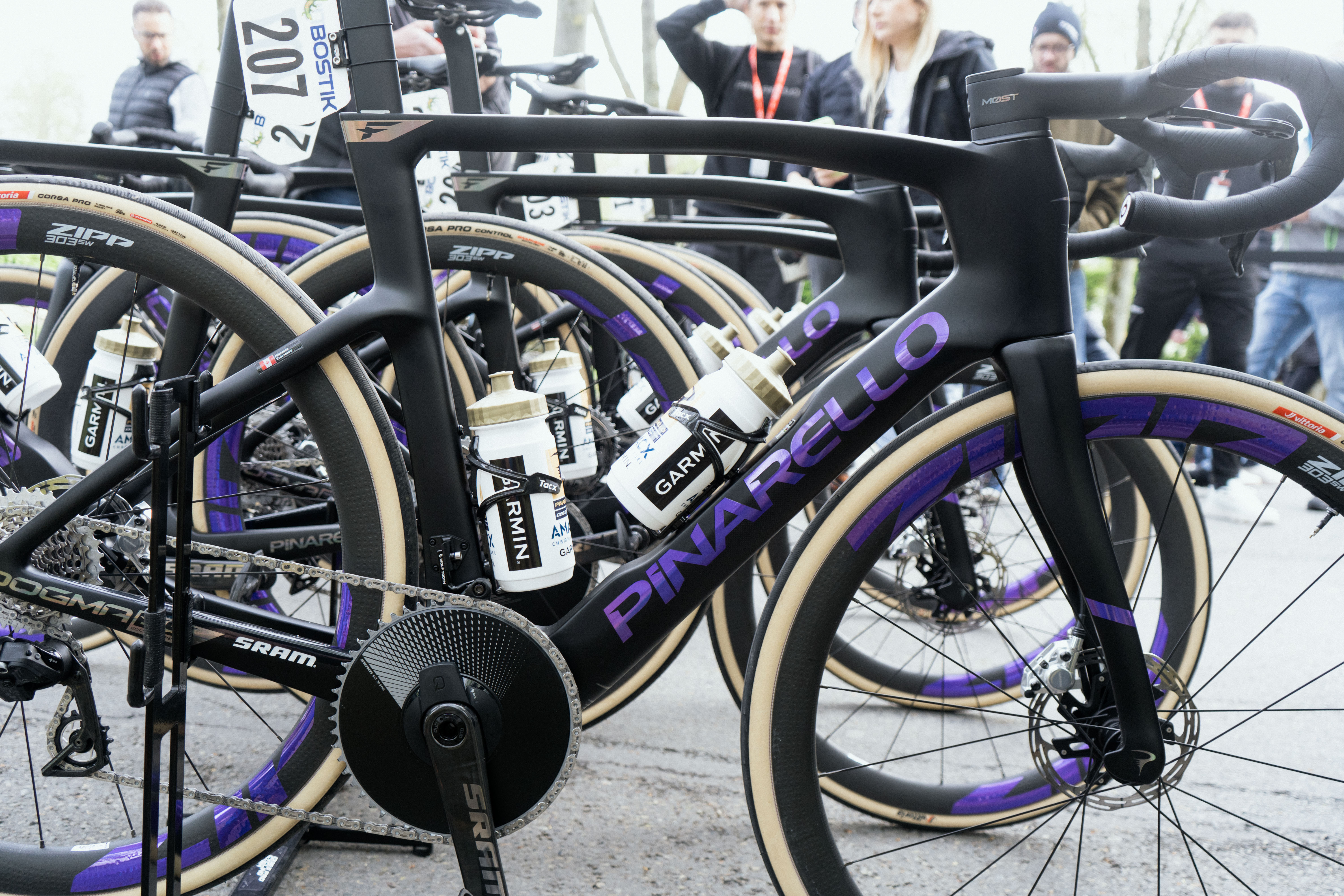Paris roubaix team bikes