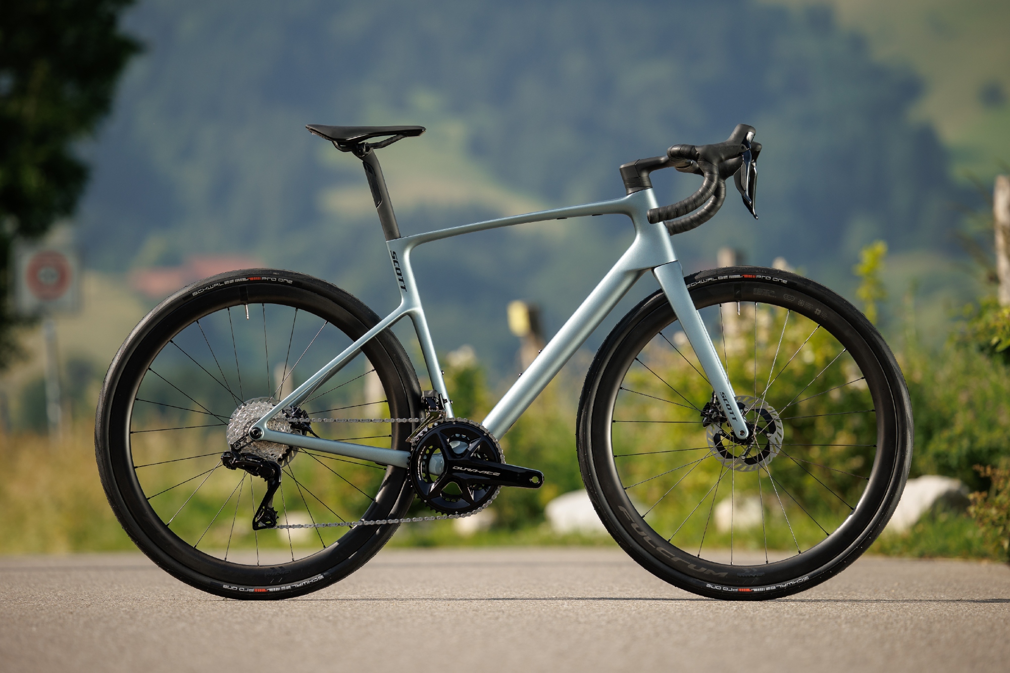 The Scott Addict Premium shown side on