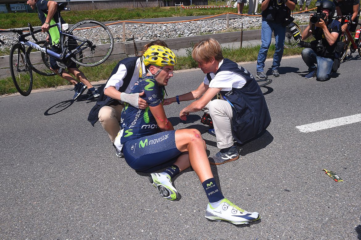 Gorka Izagirre (Movistar) crashed