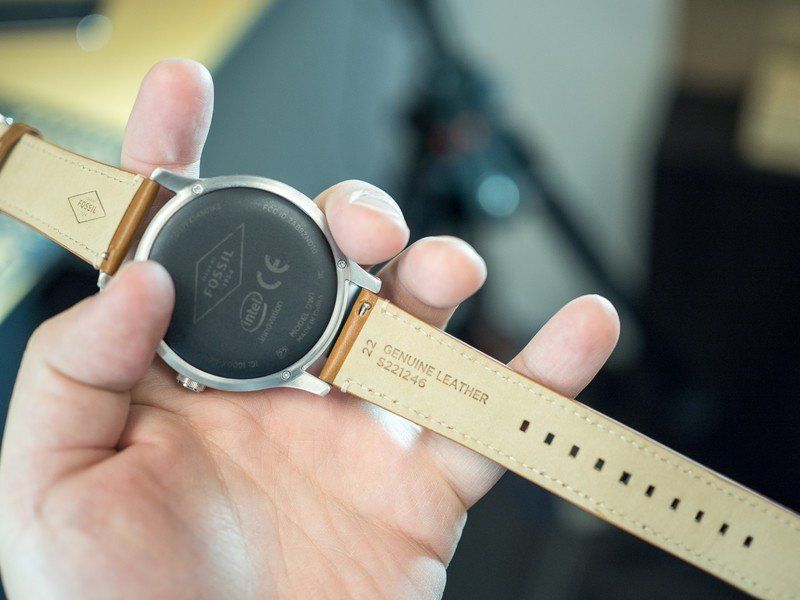 Fossil Q Founder in leather