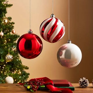 Dunelm Set of 3 Extra Large Red and White Baubles