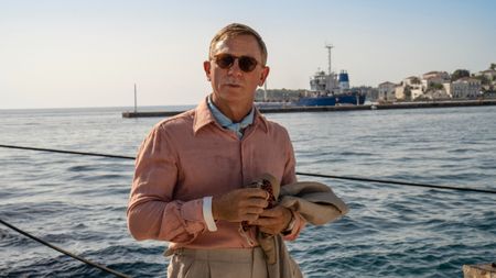 Daniel Craig in Glass Onion