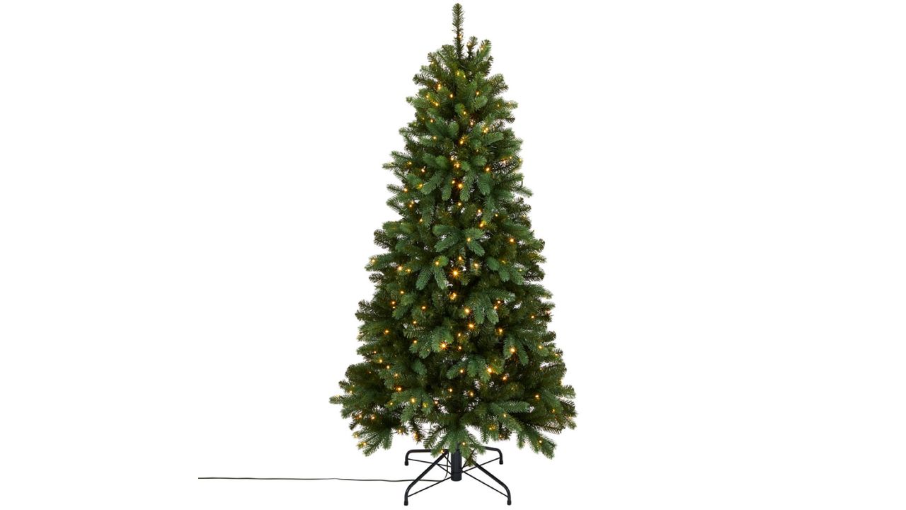 B&amp;Q&#039;s 6ft Smart Natural-Looking Artificial Christmas