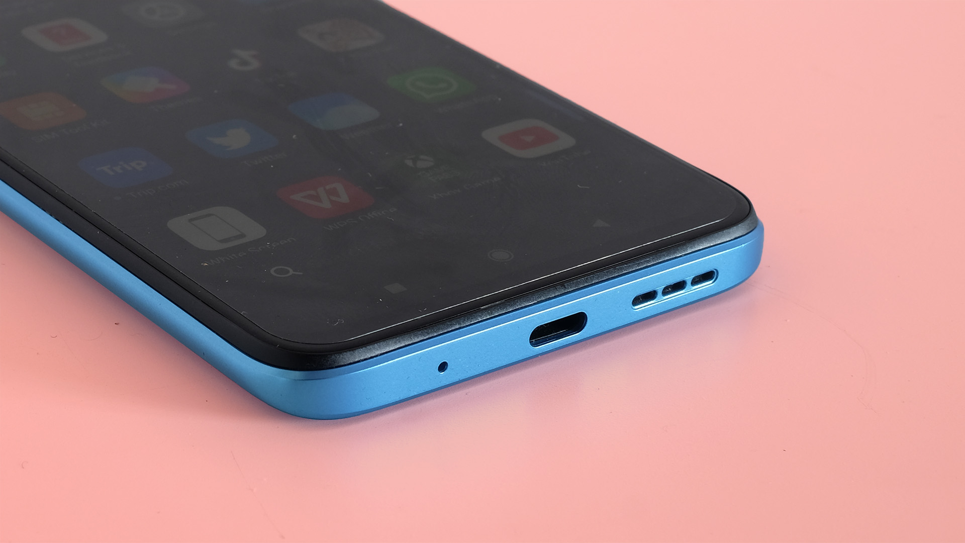 The bottom edge of the Xiaomi Redmi 10