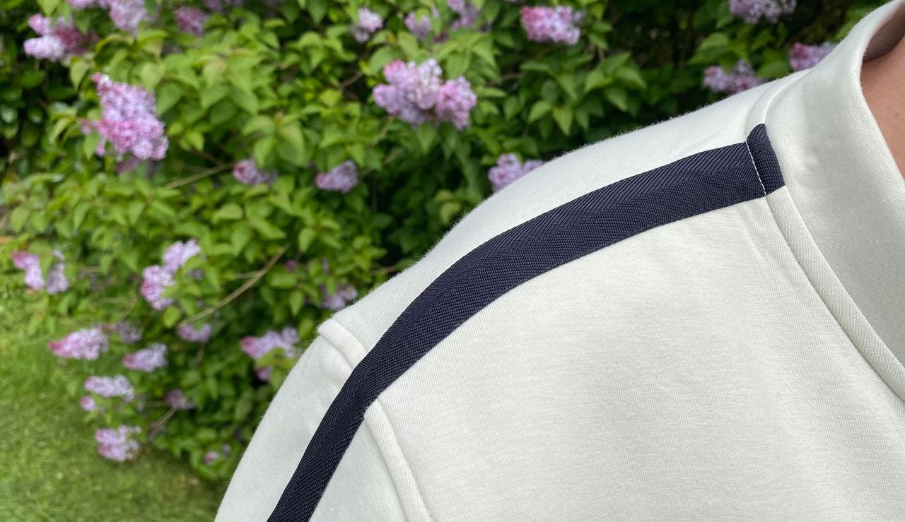 A close up of the line on the Under Armour Tour Tips Full-Zip Bomber Jacket