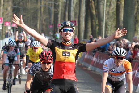 Jolien d'Hoore (Wiggle Honda) wins
