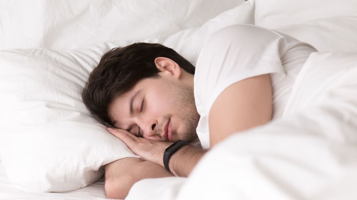 How sleep trackers can improve your bedrest | Fit&Well