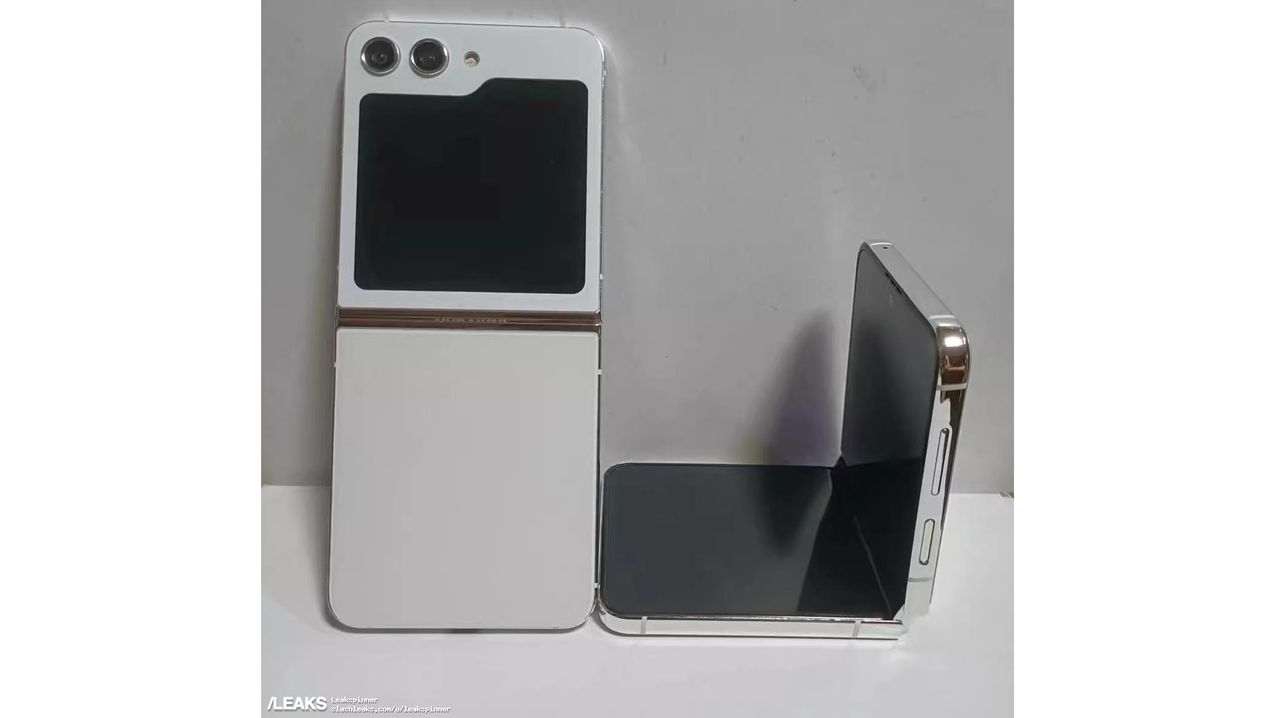 A photo of a Samsung Galaxy Z Flip 5 dummy unit