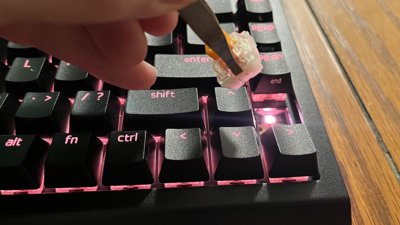 Razer BlackWidow V4 75% on a table