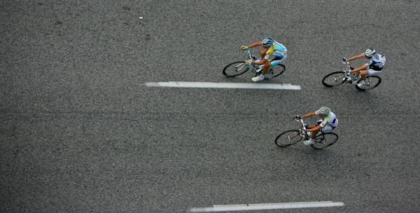 The breakaway group working together to stay out front.