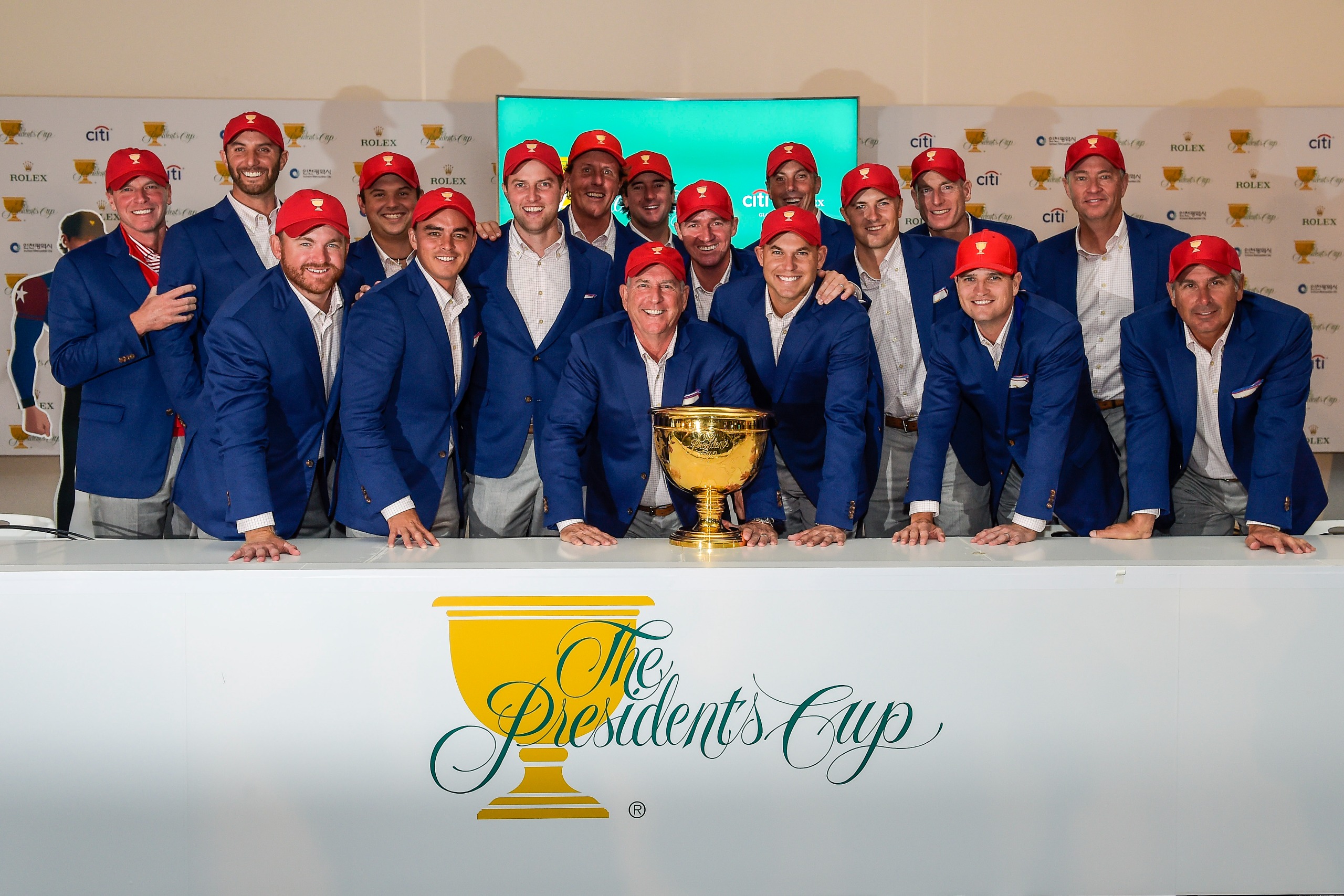 The US Team poses with the Presidents Cup after winning in 2015