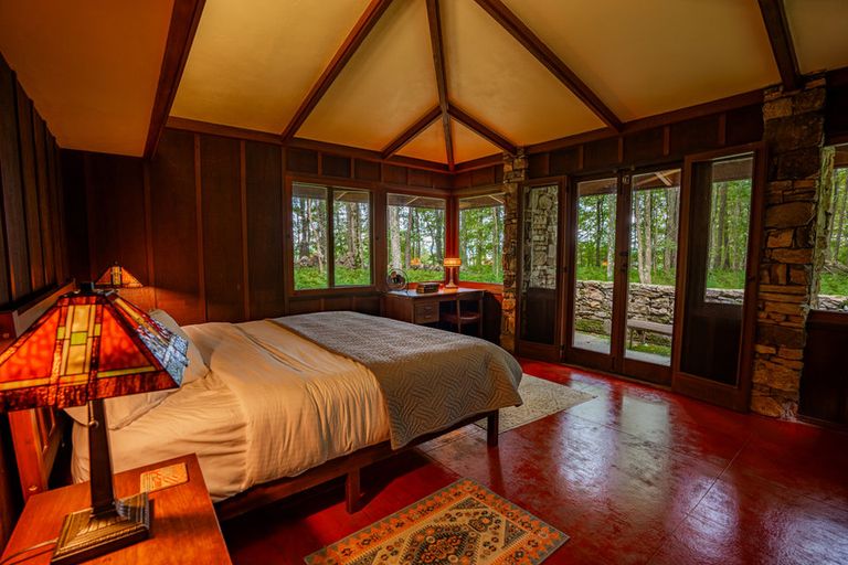 You can spend the night in Frank Lloyd Wright houses at this rural ...