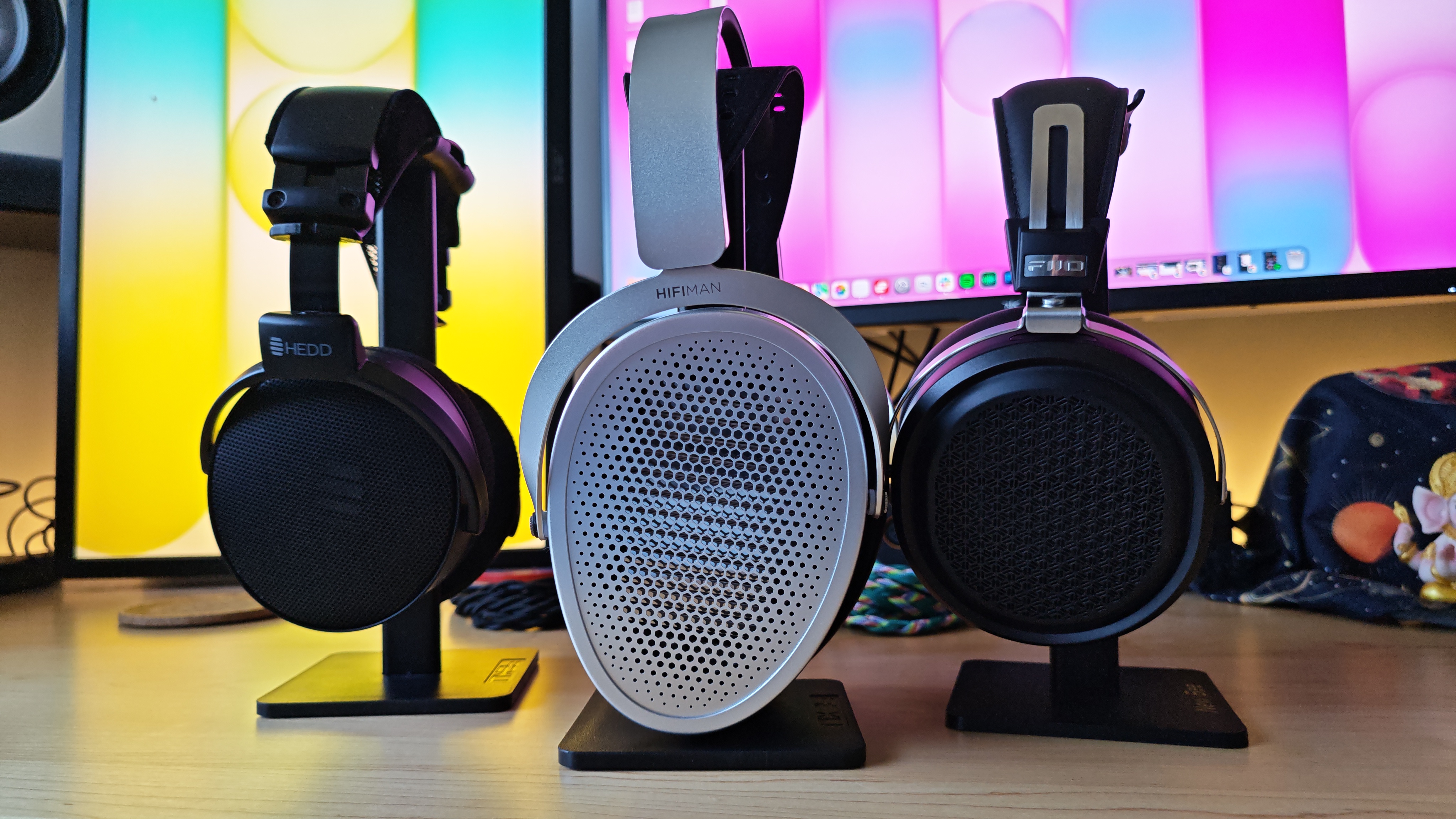 Photos of the HiFIMan Edition XV.