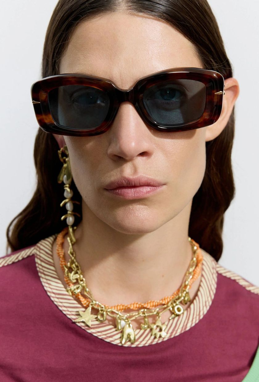 Alémais, Celestina Haze Le Specs