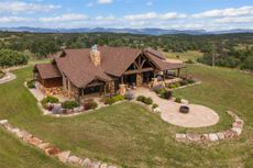 9BB6NW-169-Elk-Drive1.jpg