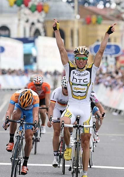 Edvald Boasson Hagen (Team Columbia - HTC) wins the stage